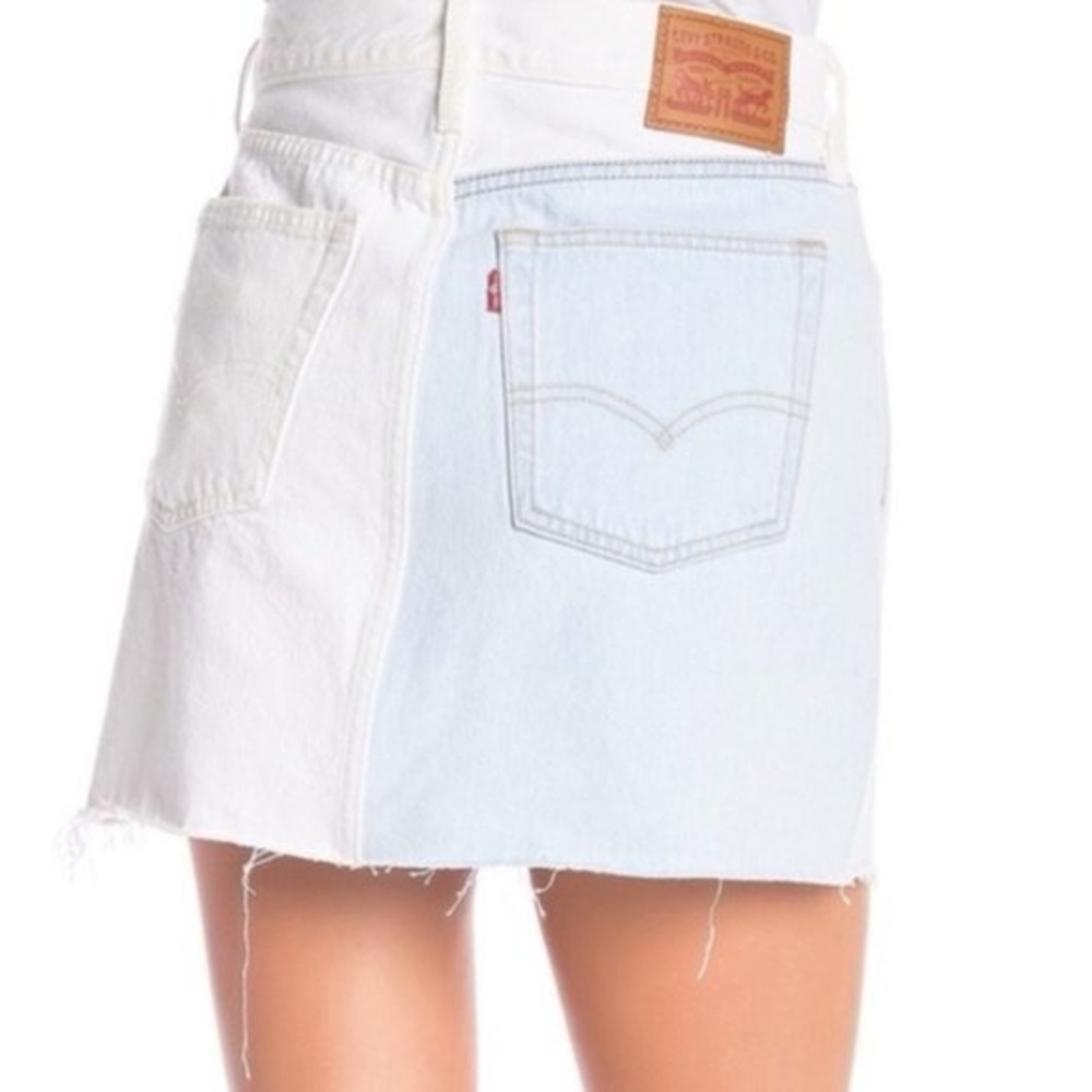 Levi’s Two Toned Color Block Denim Skirt - Picture 8 of 8